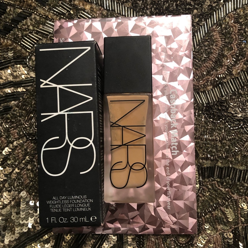 NARS All Day Luminous Weightless Foundation 💜